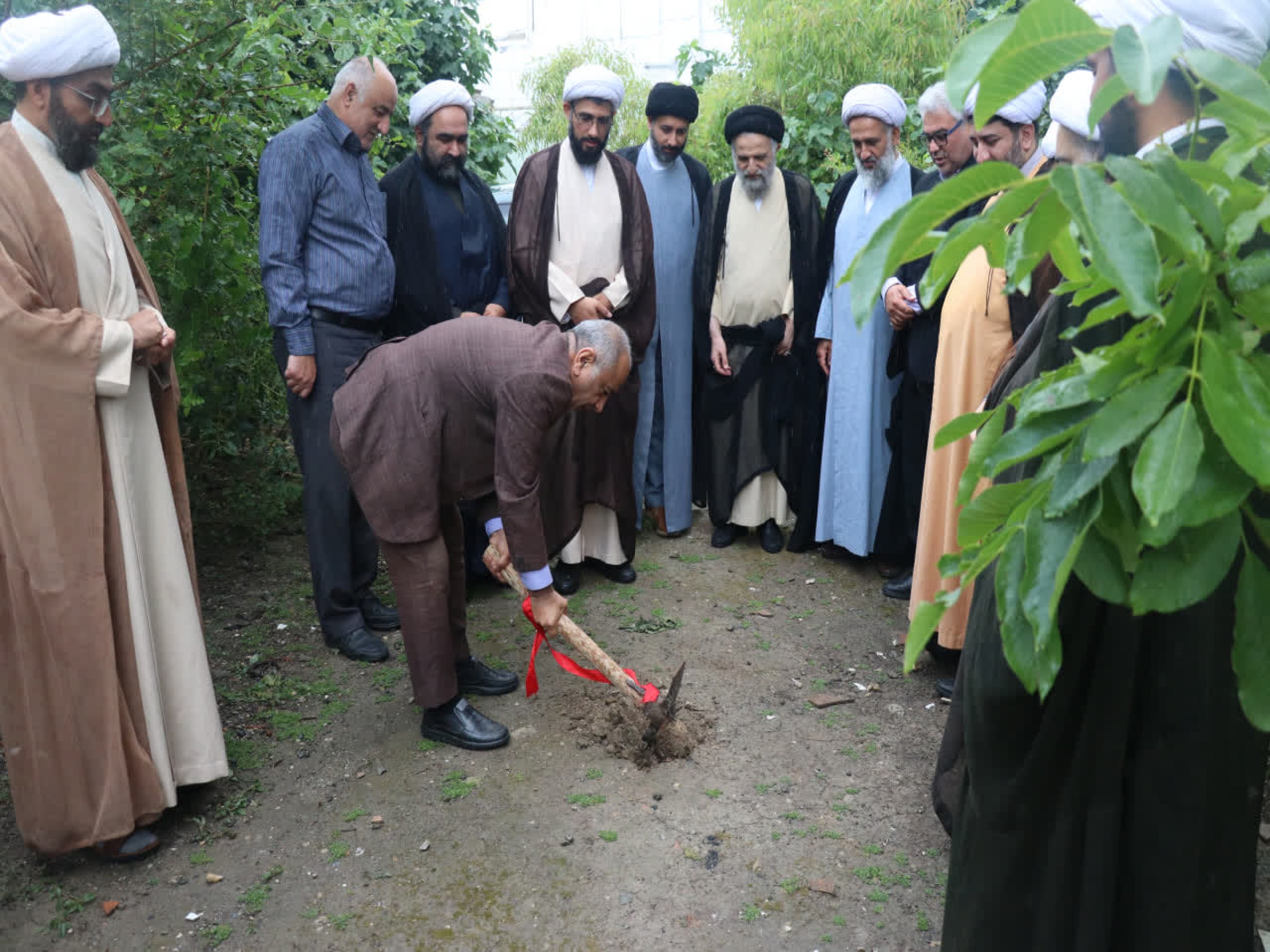 آئین کلنگ زنی پروژه خوابگاه متاهلی مدرسه علمیه امام صادق(علیه السلام) بندرترکمن